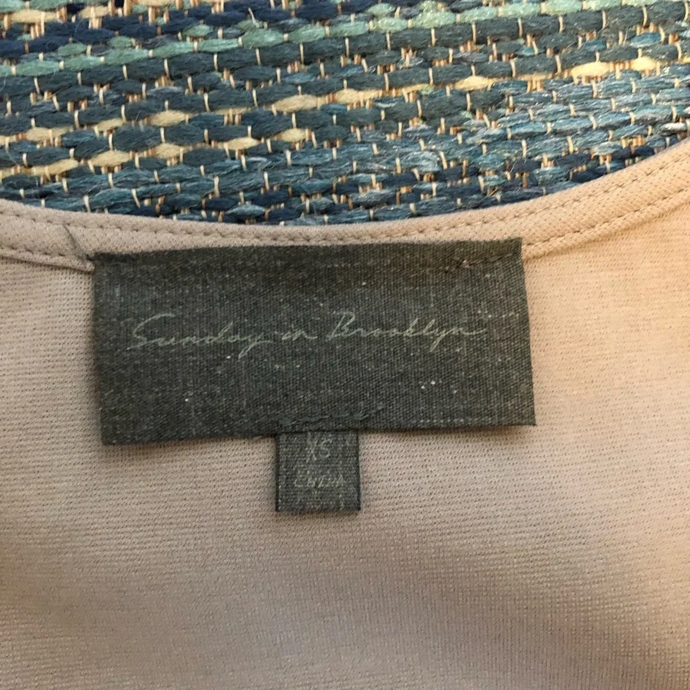 Anthropologie Sunday in Brooklyn Laser Cut Sleeveless Top - Picture 4 of 5